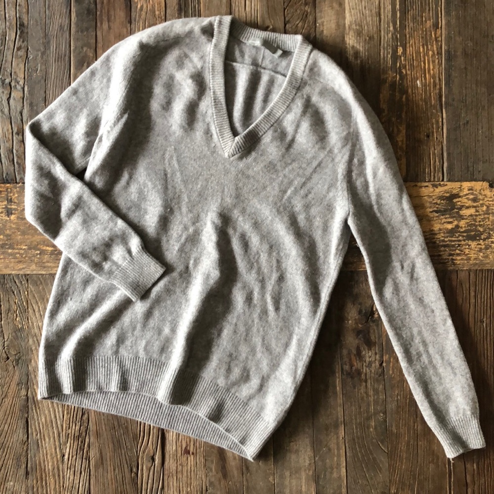 Vince grey wool cashmere oversize Vneck sweater